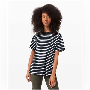 Lululemon All Yours Boyfriend Tee in Yachtie Stripe True Navy White Size 4